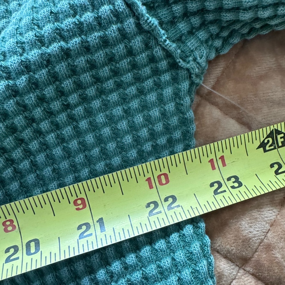 PILCRO short sleeve slightly cropped thermal top w/pocket! Unique& flattering!! - Picture 5 of 14